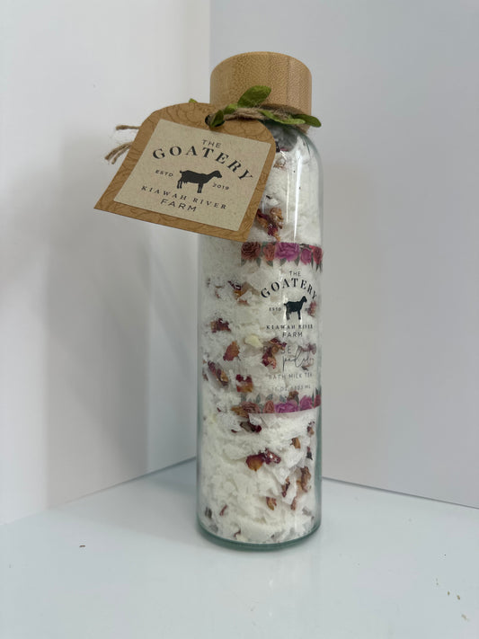 Beautiful Recyclable Water Bottle Filled with Goat Milk Bath Tea